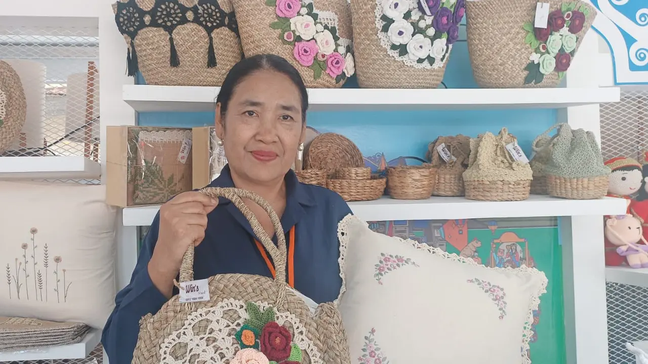 Padukan Gulma & Teknik Rajut, Ini Cerita Bisnis Wins Rajut Hasilkan Produk Handmade Kualitas