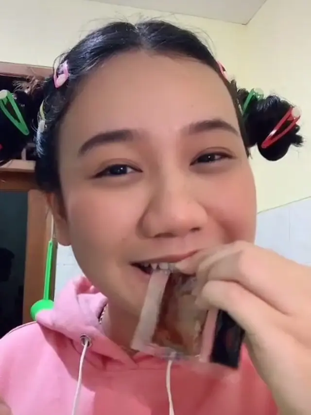 Viral Konten Kreator TikTok Mirip Sisca Kohl, Netizen Susah Bedakan