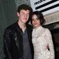 Dua penyanyi muda berbakat, Shawn Mendes dan Camila Cabello terlibat dalam lagu duet berjudul ‘I Know What You did Last Summer’. Video klip lagu ini pun telah rilis pada Jumat (20/11/2015). (AFP/Bintang.com)