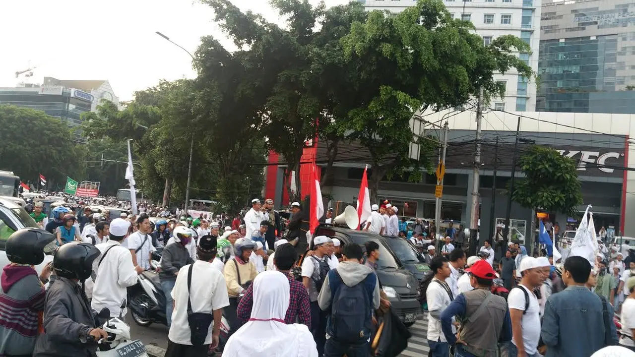Demo 4 November