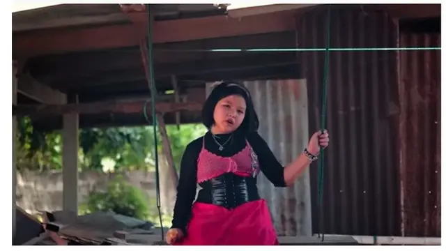 11 Potret Video Parodi 'Sour Candy' Milik Lady Gaga dan Blackpink Oleh Deksorkrao