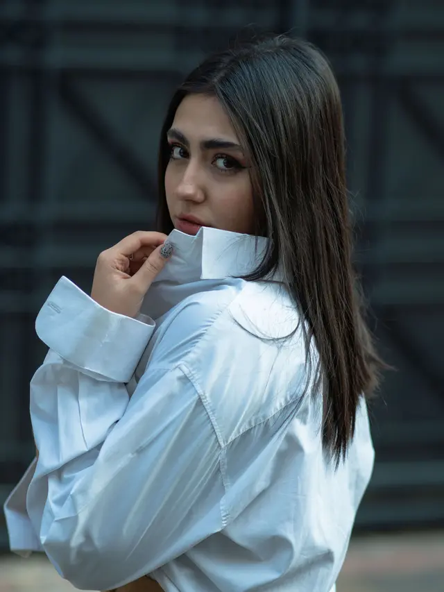 Jenis Bahan Pakaian Mempengaruhi Gaya Chic  dengan Outfit Sederhana