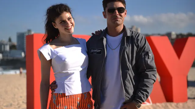 [Bintang] Zac Efron - Alexandra Daddario