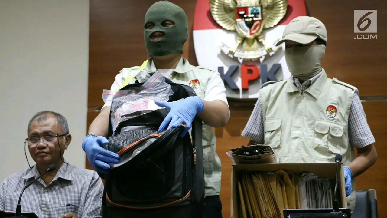 KPK Tunjukkan Barang Bukti dari OTT Pejabat BPK