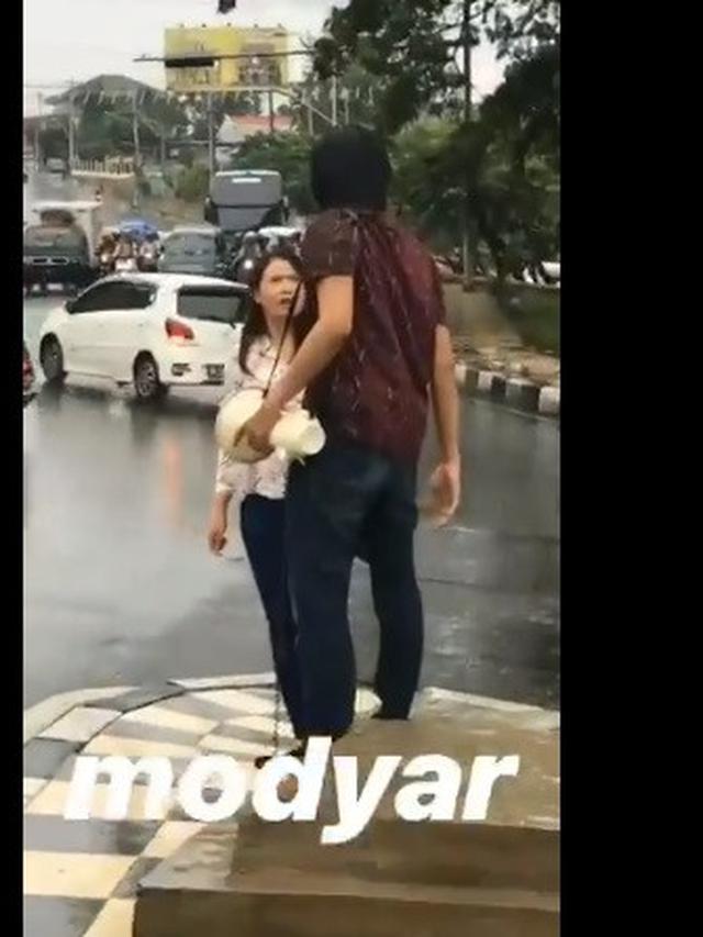 Gara Gara Selingkuh Cewek Ini Diputusin Pacar Lewat Baliho