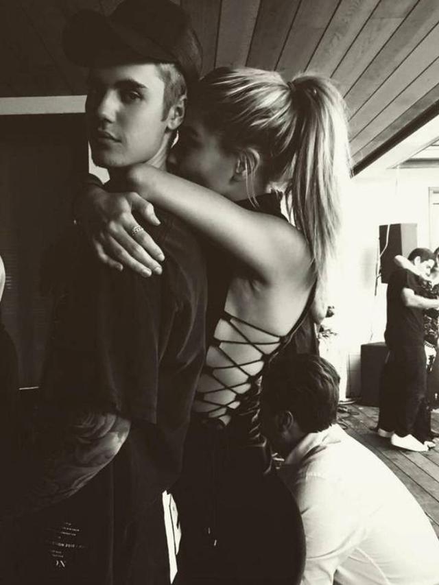 [Bintang] Hailey Baldwin - Justin Bieber