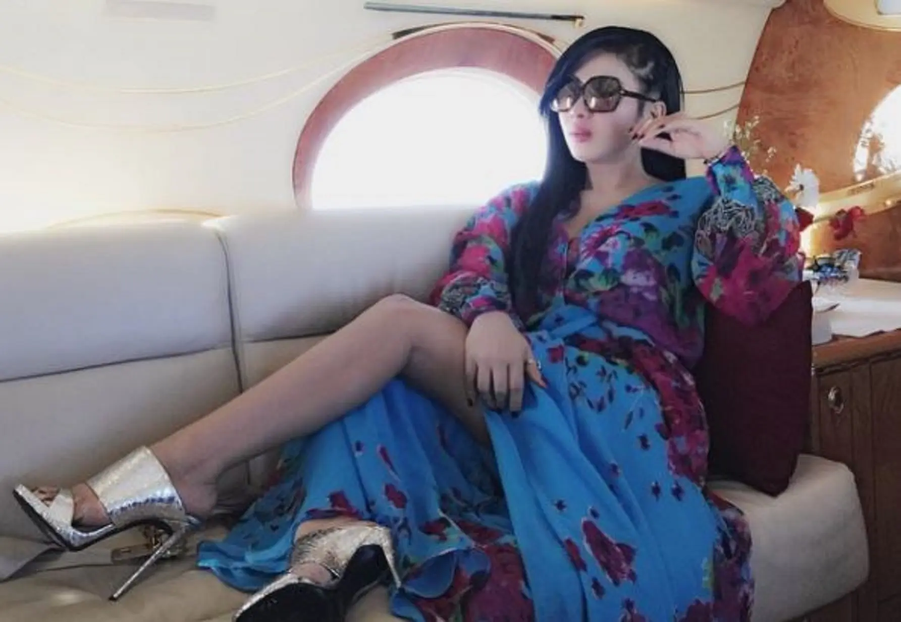 Syahrini dalam jet pribadi saat menuju Bali (Instagram/@princessyahrini)