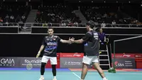 Ganda putra Indonesia, Leo Rolly Carnando/Daniel Marthin, tampil pada babak pertama Singapore Open 2024 di Singapore Indoor Stadium, Selasa (28/5/2024). (Bola.com/PBSI)