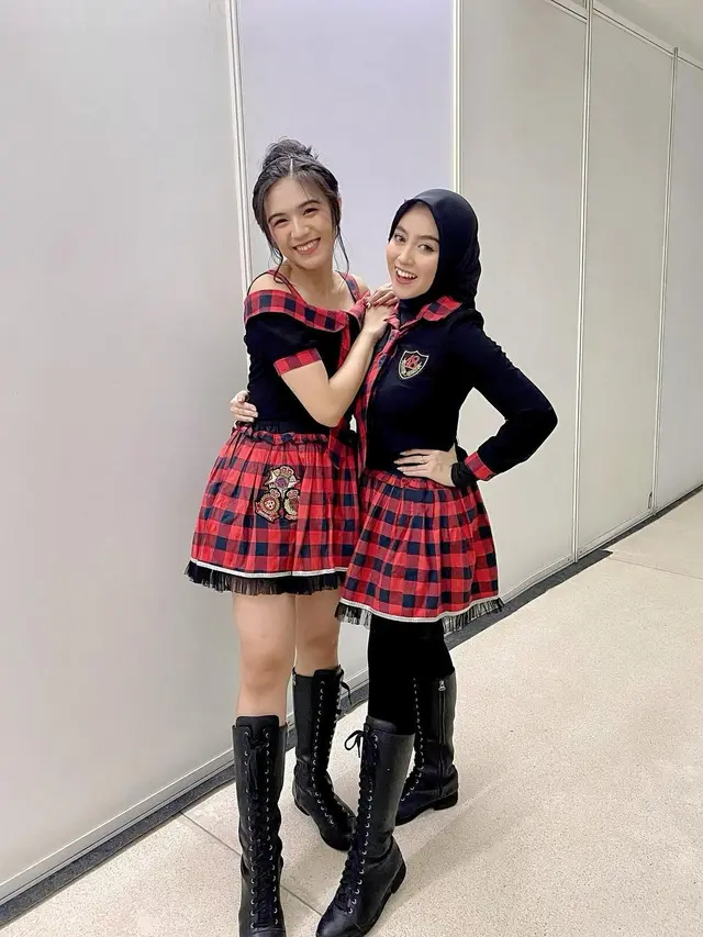 Penampilan Nabilah Ayu yang Tetap Berhijab untuk Konser 10 Tahun JKT48