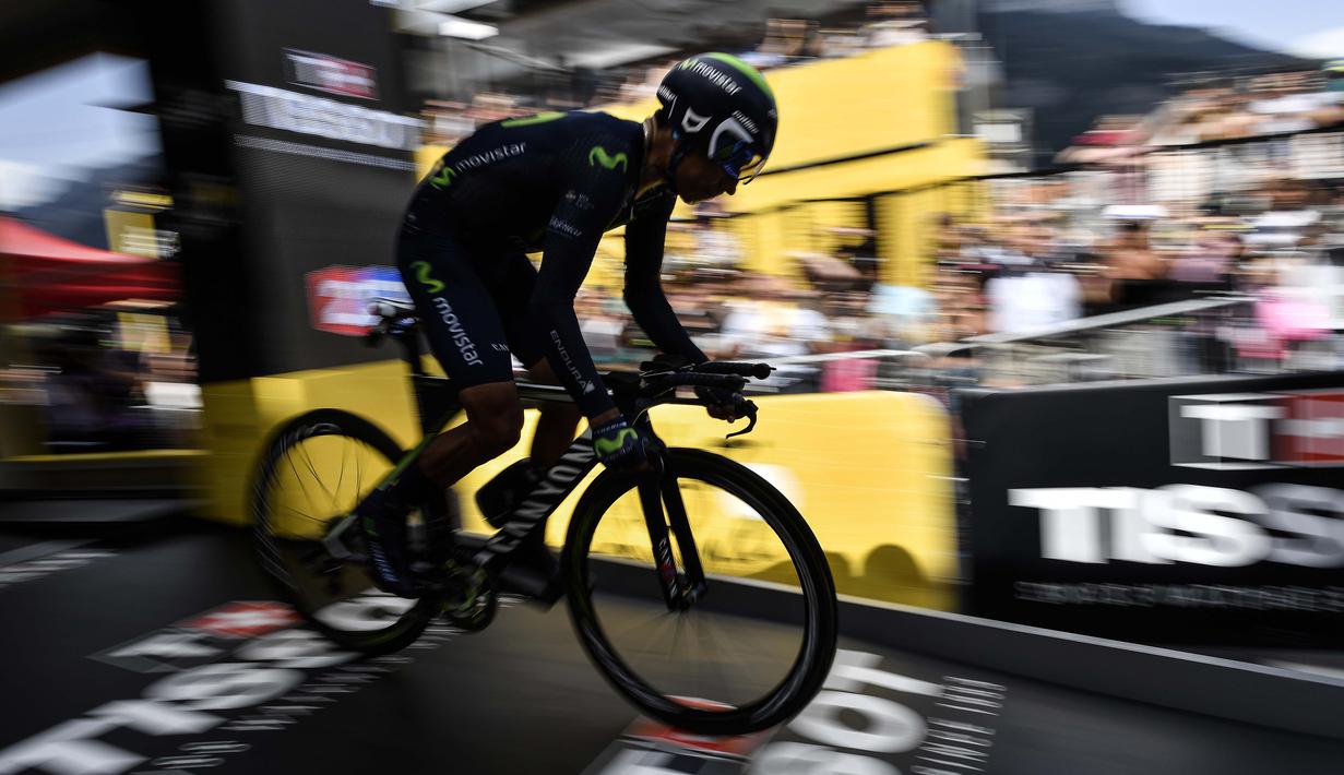 Pebalap Kolombia, Nairo Quintana saat beraksi pada sesi latihan dengan jarak 17km etape ke-18 Tour De France antara Sallanches dan Megeve, French Alps, (AFP/Jeff Pachoud)