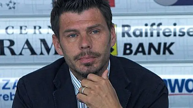 Pemain Tengah MU Tak Bisa Bermain Sepak Bola (udah)