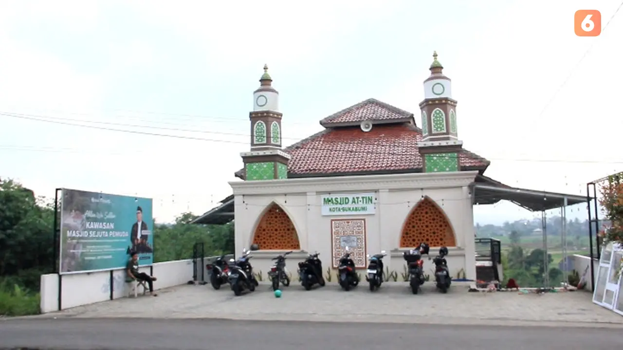 Masjid sejuta pemuda di Sukabumi, marbot masjid jadi barista sajikan kopi gratis untuk jemaah masjid (Liputan6.com/Fira Syahrin).