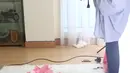 Akifa Dhinara Parasady, anak dari Nindy Ayunda menjalani pemotretan di rumah kediamannya di Pondok Pinang, Jakarta, Kamis (20/10). Nindy melakukan sesi photoshoot baby born yang memang sedang ramai menjadi tren (Liputan6.com/Herman Zakharia) 