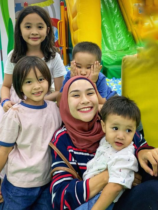 Zaskia Adya Mecca dan Empat Anaknya Kompak di Opname ...