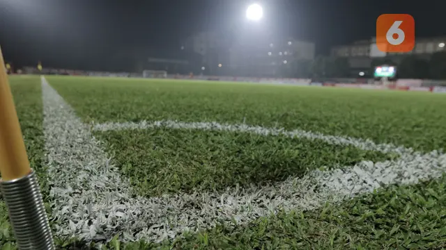 Rumput di Stadion PTIK