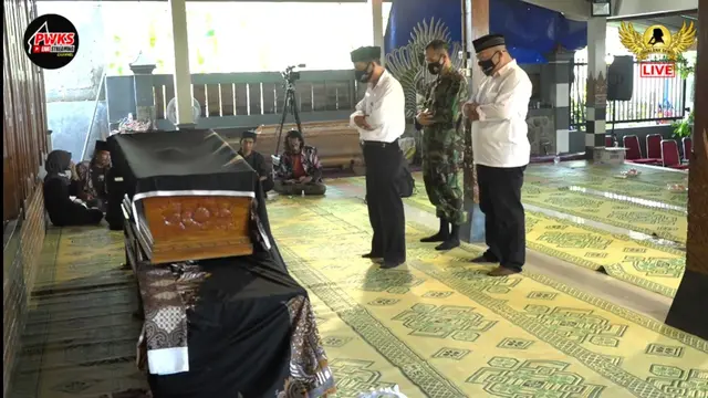 Suasana di rumah duka Ki Seno Nugroho. (Tangkapan layar YouTube/ Dalang Seno)