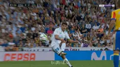 Real Madrid bermain imbang saat menjamu Valencia di Santiago Bernabeu, Minggu (27/8), dalam lanjutan La Liga pekan kedua.