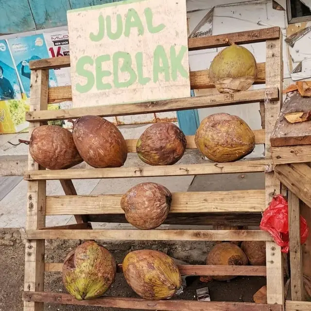 6 Potret Kocak Spanduk dan Toko yang Tak Sesuai Ini Bikin Tepuk Jidat