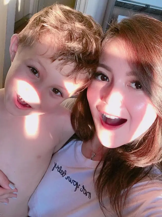 Voke Victoria juga sering membagikan momen kebersamannya dengan Sky di media sosial.