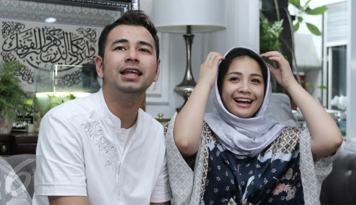 Raffi Ahmad dan Nagita Slavina mengaku sangat senang didatangi Paslon no urut 3, Anies Baswedan dan Sandiaga Uno di acara ulang tahun mereka di Kawasan Cinere, Depok, Sabtu (18/2). (Liputan6.com/Herman Zakharia)