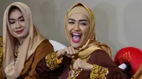 Kehabisan Obat Saat Umrah, Julia Perez Tak Kuat Tahan Amarah 