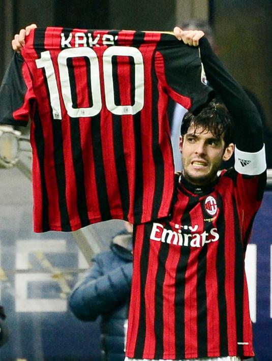 3. Kaka - Bintang AC Milan asal Brasil ini memiliki nama asli Ricardo Izecson dos Santos Leite. Julukan Kaka bermula dari panggilan adiknya Diago untuk dirinya yang saat itu tidak bisa menyebutkan nama Ricardo. (AFP/Giuseppe Cacace)