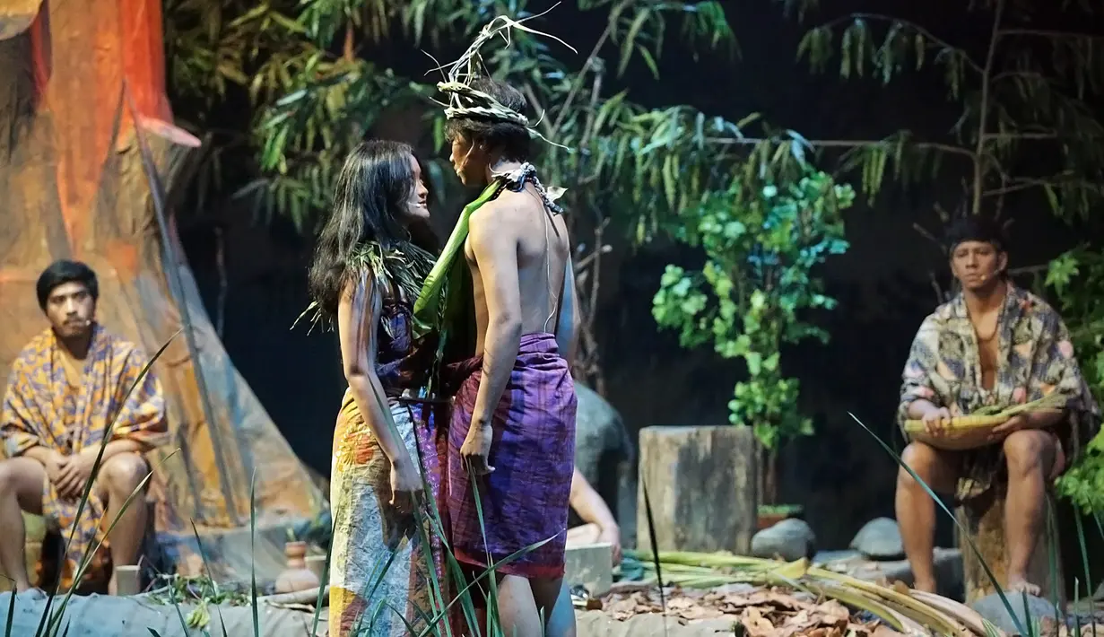 Maudy Koesnaedi pementasan orang rimba. (Bambang E Ros/Fimela.com)