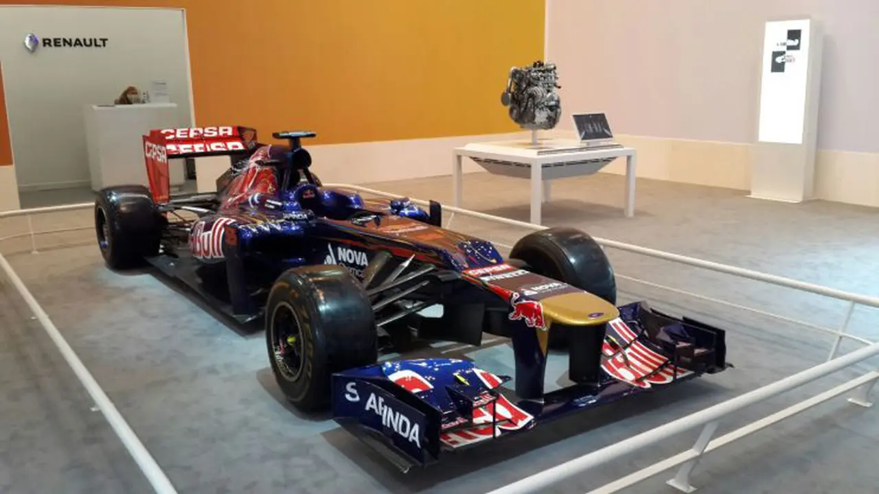 Deretan Mobil F1 di GIIAS 2015