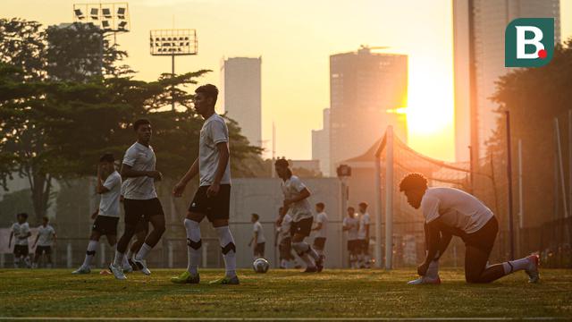 Foto: Menilik Latihan Pagi Timnas Indonesia U-22 Asuhan Indra Sjafri, Belasan Pemain Baru Bergabung di TC Gelombang Kedua Ini