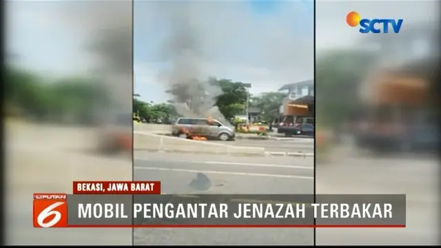 Akibat korsleting pada AC yang baru saja diservis, sebuah mobil pengantar jenazah terbakar di fly over Summarecon Bekasi.