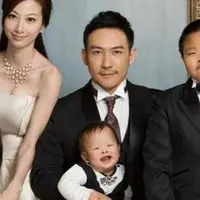 Kamu enggak bakal menyangka wajah mereka bisa berubah total. 