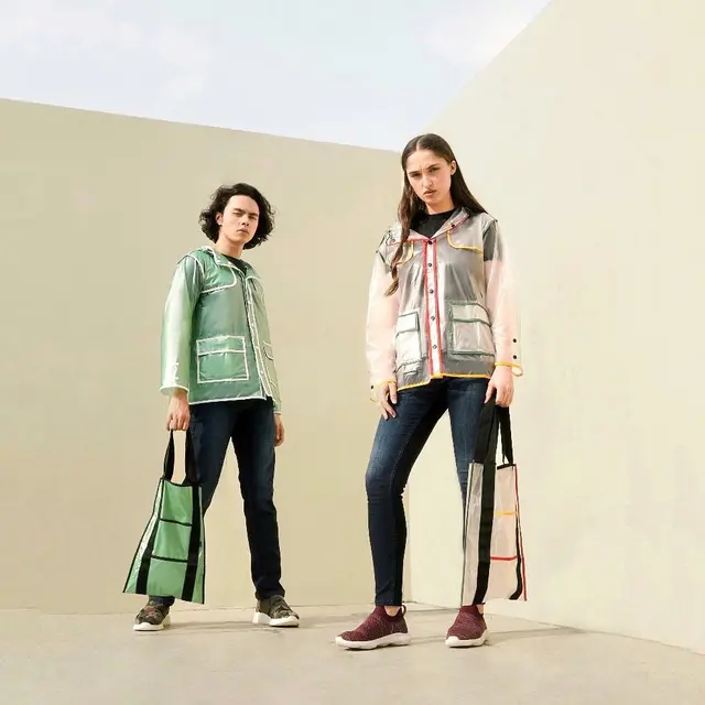 coverall jaket/dok.  Instagram @hushpuppiesid