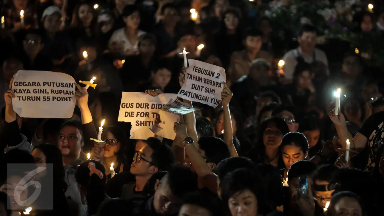 Ribuan Lilin Untuk Ahok Sinari Pelataran Tugu Proklamasi