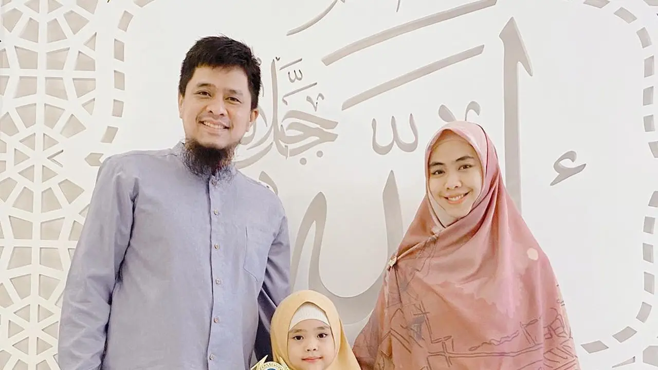 [Fimela] Oki Setiana Dewi