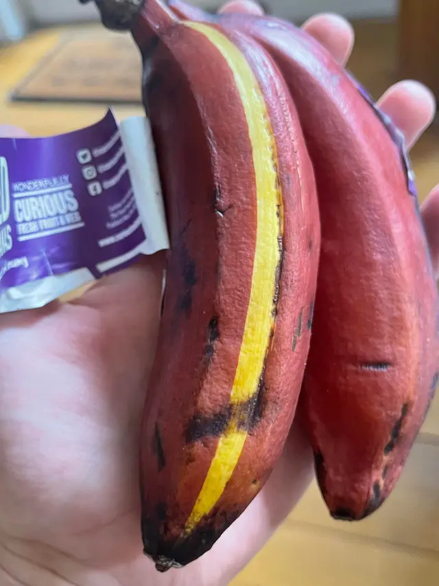 8 Potret Buah Berbentuk Unik Banget, Bikin Takjub