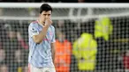 Harry Maguire - Harapan besar menyertai kedatangan pemain asal Inggris ini ketika dibeli MU dengan status bek termahal di dunia. Harga 78,3 juta Pounds nampaknya terlalu mahal untuk bek yang tampil tidak konsisten dan sering membuat blunder. (AP/Frank Augstein)