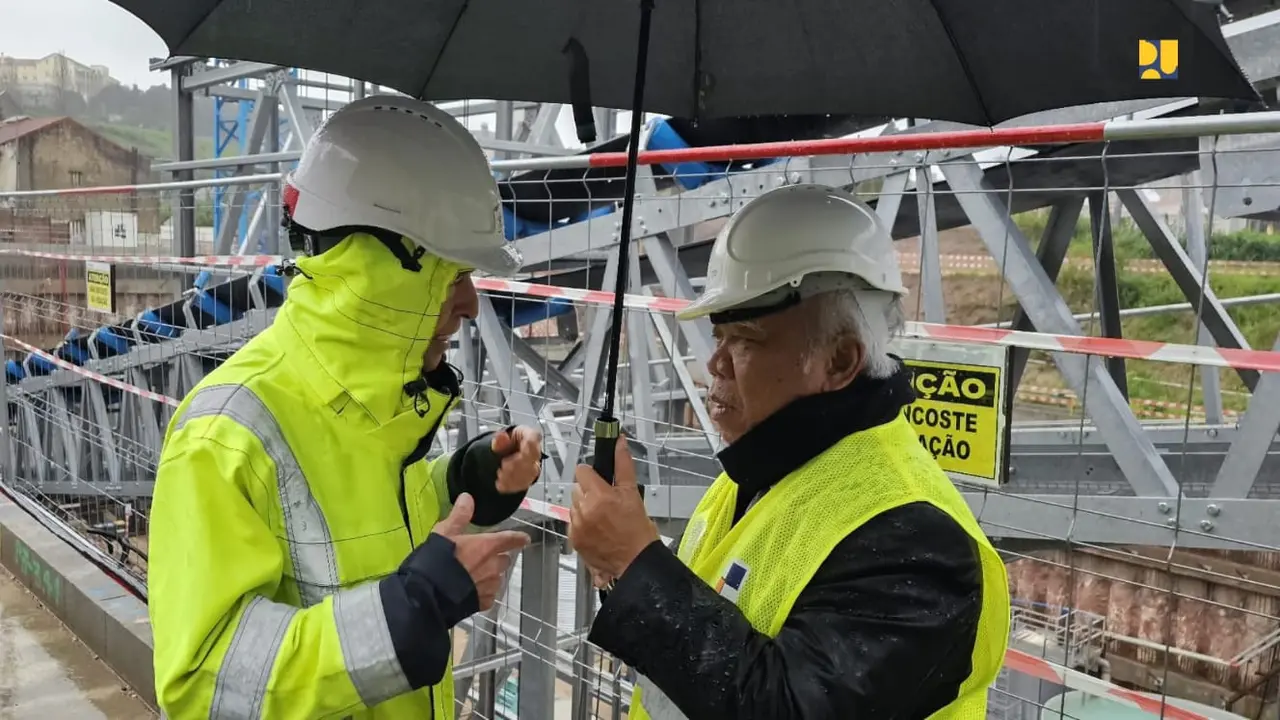 Menteri Pekerjaan Umum dan Perumahan Rakyat (PUPR) Basuki  Hadimuljono mengunjungi terowongan drainase raksasa di Lisbon, Campolide, Portugal. (Dok Kementerian PUPR)