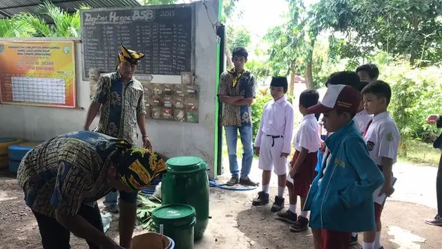 Merdeka Dari Sampah, Ratusan Pelajar Cilik Banyuwangi Belajar Kelola Sampah