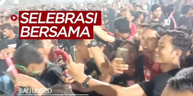 VIDEO: Selebrasi Suporter Bersama Pemain Bali United