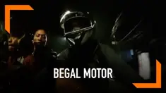 Rekaman aksi nekat begal motor di Kebayoran Lama Utara. Pelaku yang berjumlah 5 orang mendekati korban kemudian berusaha merampas kunci motor. Namun, korban berhasil menyelamatkan diri.