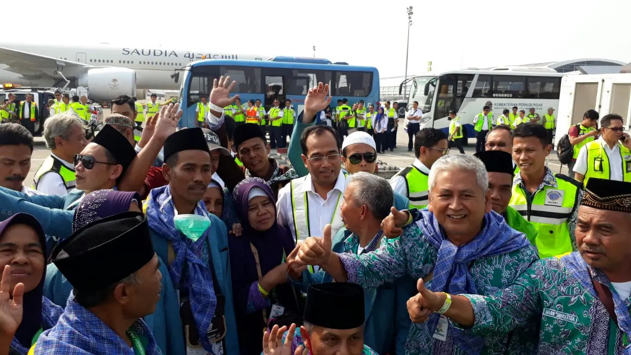Menteri Perhubungan Budi Karya Sumadi mengunjungi Bandara Internasional Soekarno Hatta, Tangerang untuk memastikan pelaksanaan haji berjalan baik. (Liputan6.com/ Ilyas Istianur P)