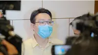 Dokter Richard Lee usai menjalani pemeriksaan di Polda Metro Jaya