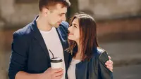 7 Pertanyaan Supaya Jaga Komunikasi dengan Pasangan saat Sibuk