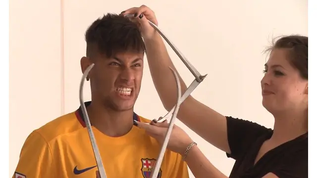 Neymar striker Barcelona yang berulang tahun ke-24 pada tanggal 5 Februari lalu mendapat kado spesial dari museum Madame Tussauds yang membuatkan patung lilin dirinya di Orlando.