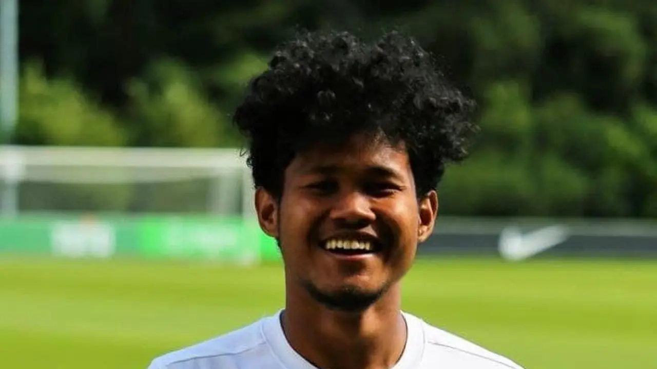 Bagus Kahfi dengan seragam Jong Utrecht.