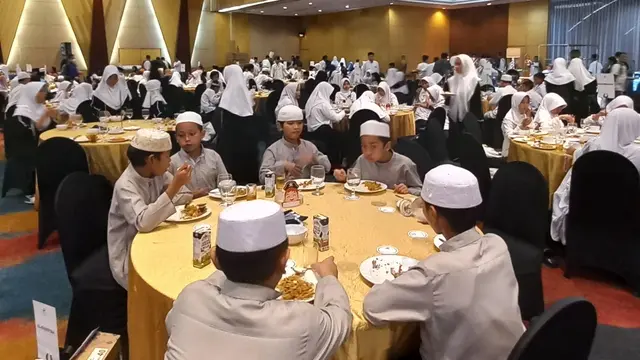 310 Anak Panti dari 7 panti asuhan yang berada di jakarta