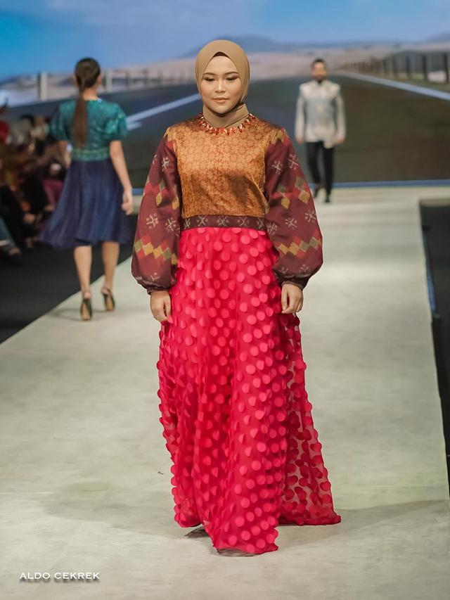 8 Potret Alumni D'Academy Jadi Model di Indonesia Fashion Week 2022, Memukau