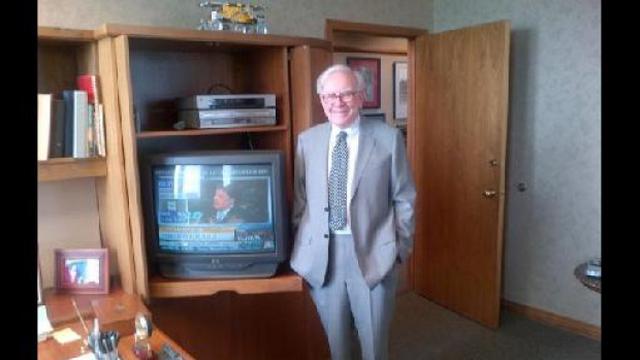 [Bintang] Mengintip 5 Kebiasaan Warren Buffet Selepas Kerja