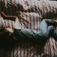 Cara Membiasakan Anak Bangun Pagi Tanpa Marah/Photo by Annie Spratt on Unsplash