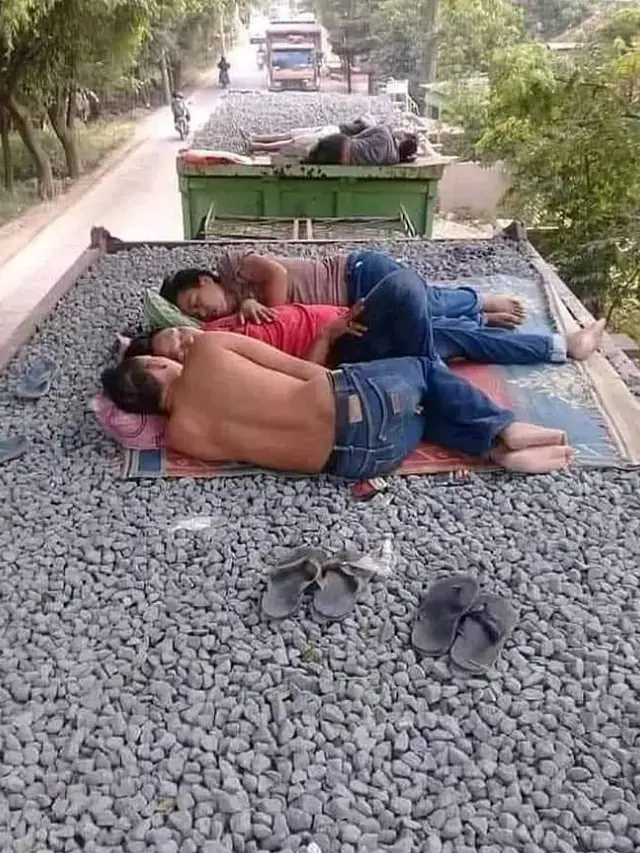 10 Potret Nyeleneh Orang Tidur di Tempat Berbahaya, Ada yang di Tebing